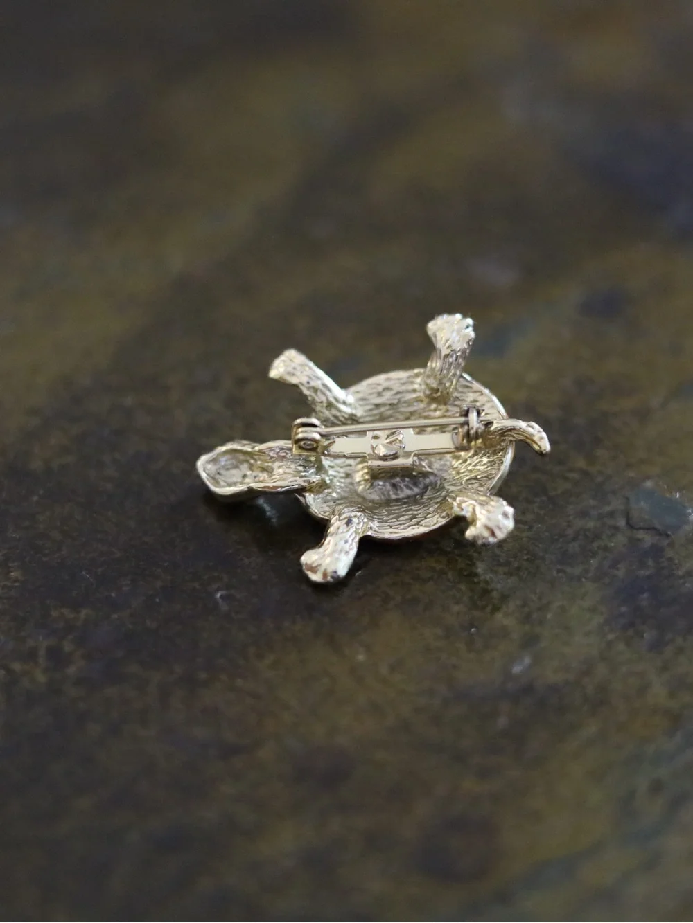 Vintage Gold Tone Brown Turtle 🐢 Brooch